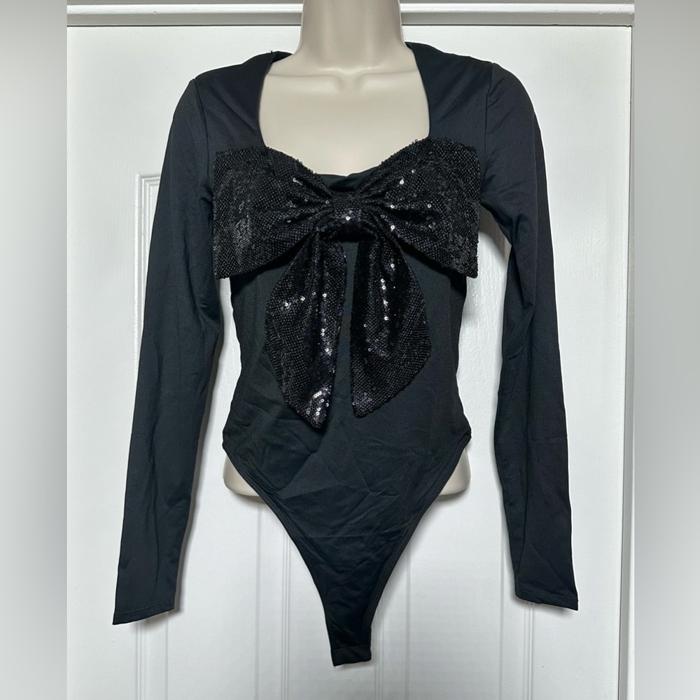 NWT Cupcakes and Cashmere Black Sequin Glitter Bow Long Sleeved Cute Bodysuit